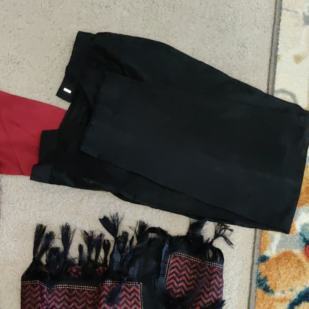 Suit - Picture 4 of 5